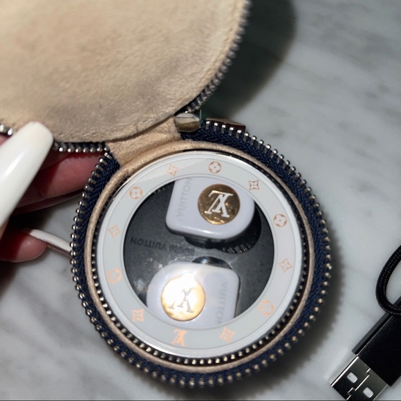 Louis Vuitton headphones - Picture 4 of 9